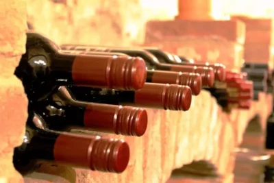 Jak przechowywać butelki z winem?